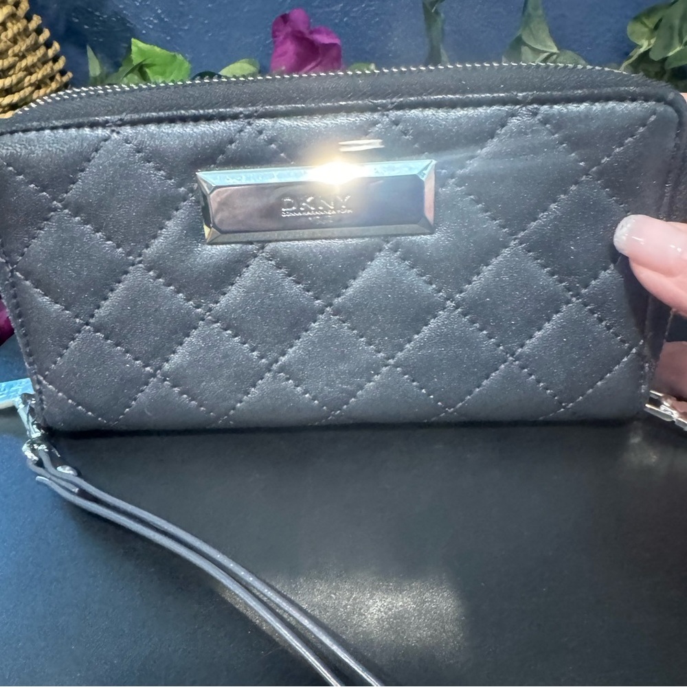 NWOT DKNY Black Quilted Leather Double Zip Wristlet